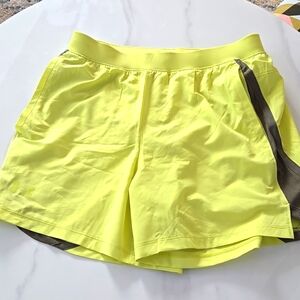 Under Armour men's L 5" running shorts